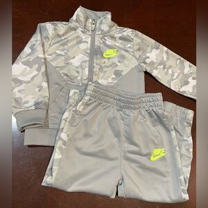 Nike Toddler Gray Camo Tracksuit